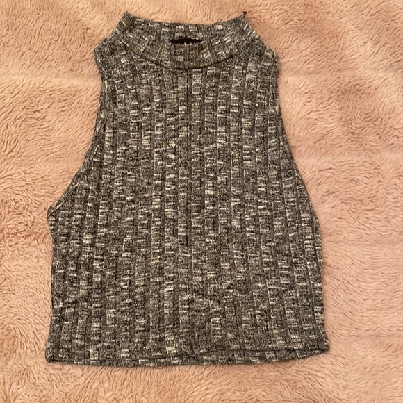 Grey cropped tank size xs - Picture 1 of 3